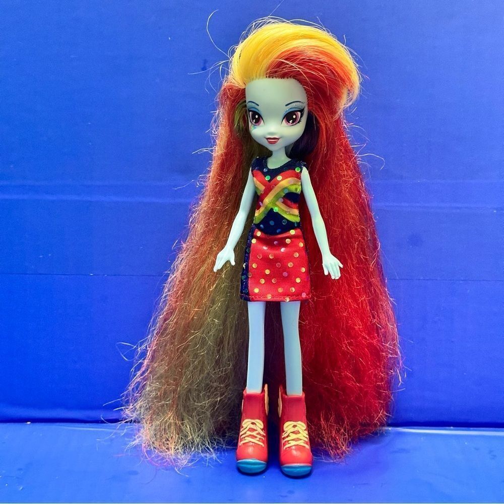 My Little Pony Equestria Rainbow Dash doll